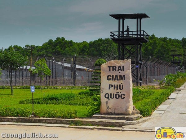 Review-chi-tiet-nha-tu-phu-quoc00002