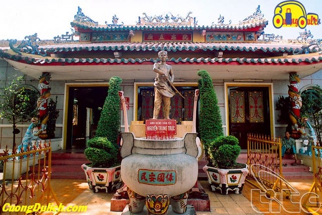cac-ton-giao-o-mien-nam-viet-nam-2