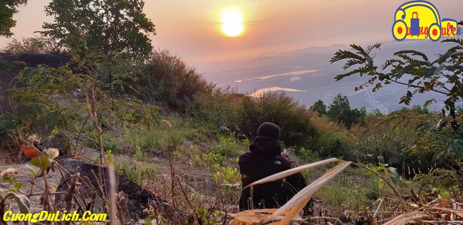 Guide to hiking Chua Chan Mountain in Dong Nai