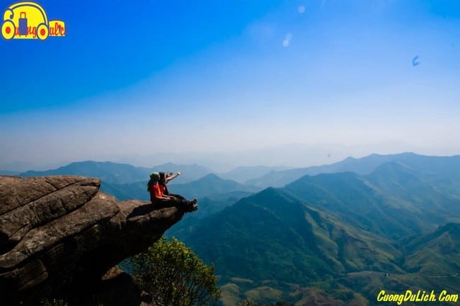 Guide to trekking to the peak of Pha Luong