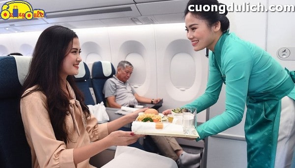 Should you eat on the plane?