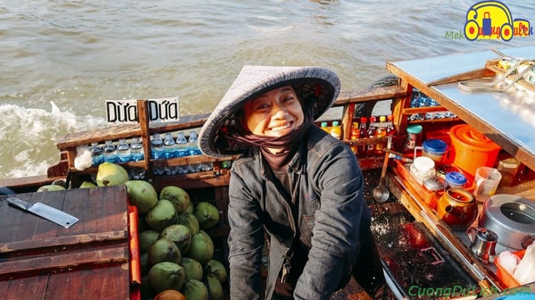 Translate the following title into English: "Taking notes on the travel experience from Saigon to Can Tho with 700k"